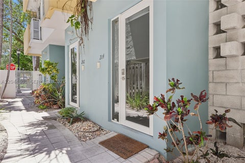 Photo of 204 Washington Ave #13, Miami Beach, FL 33139 (MLS # A12044801)