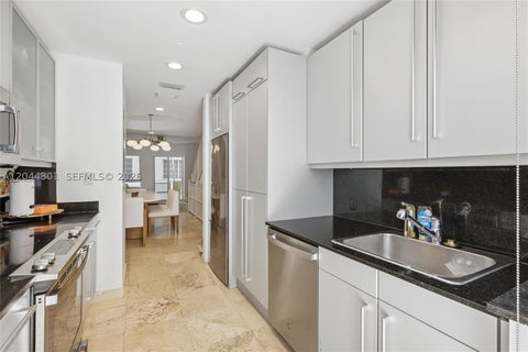 Tiny photo for 204 Washington Ave #13, Miami Beach, FL 33139 (MLS # A12044801)