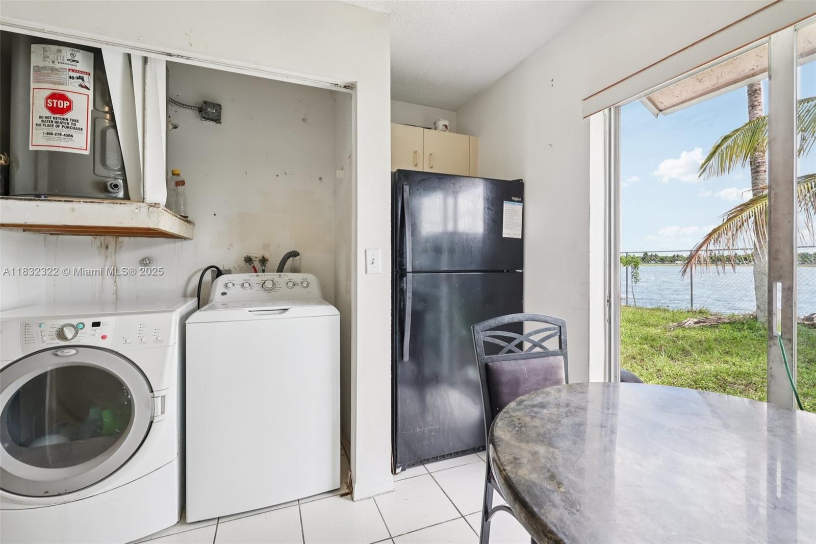 LESLIE LAKE NORTH - Residential