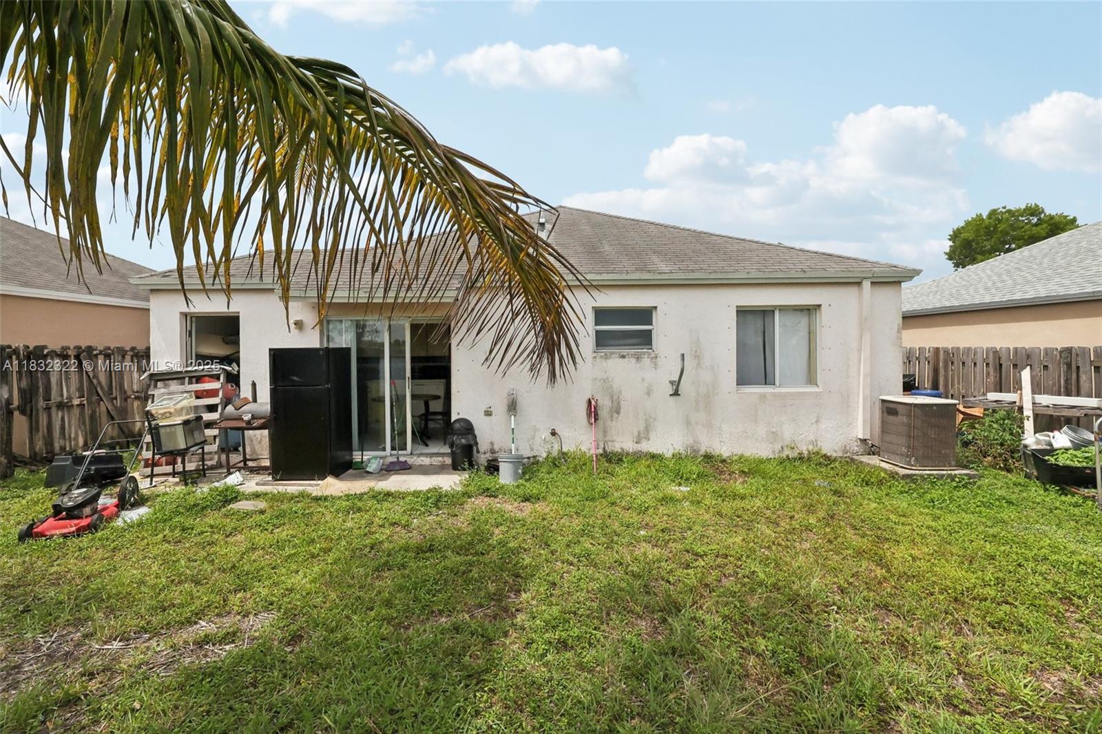 LESLIE LAKE NORTH - Residential