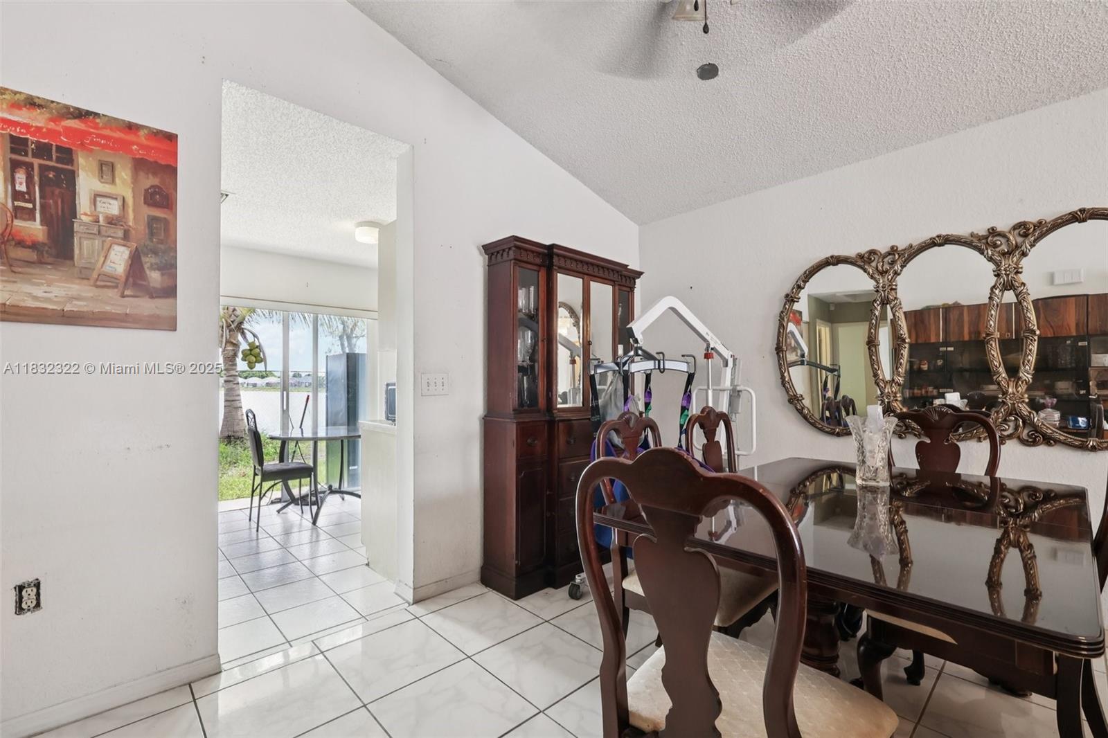 LESLIE LAKE NORTH - Residential