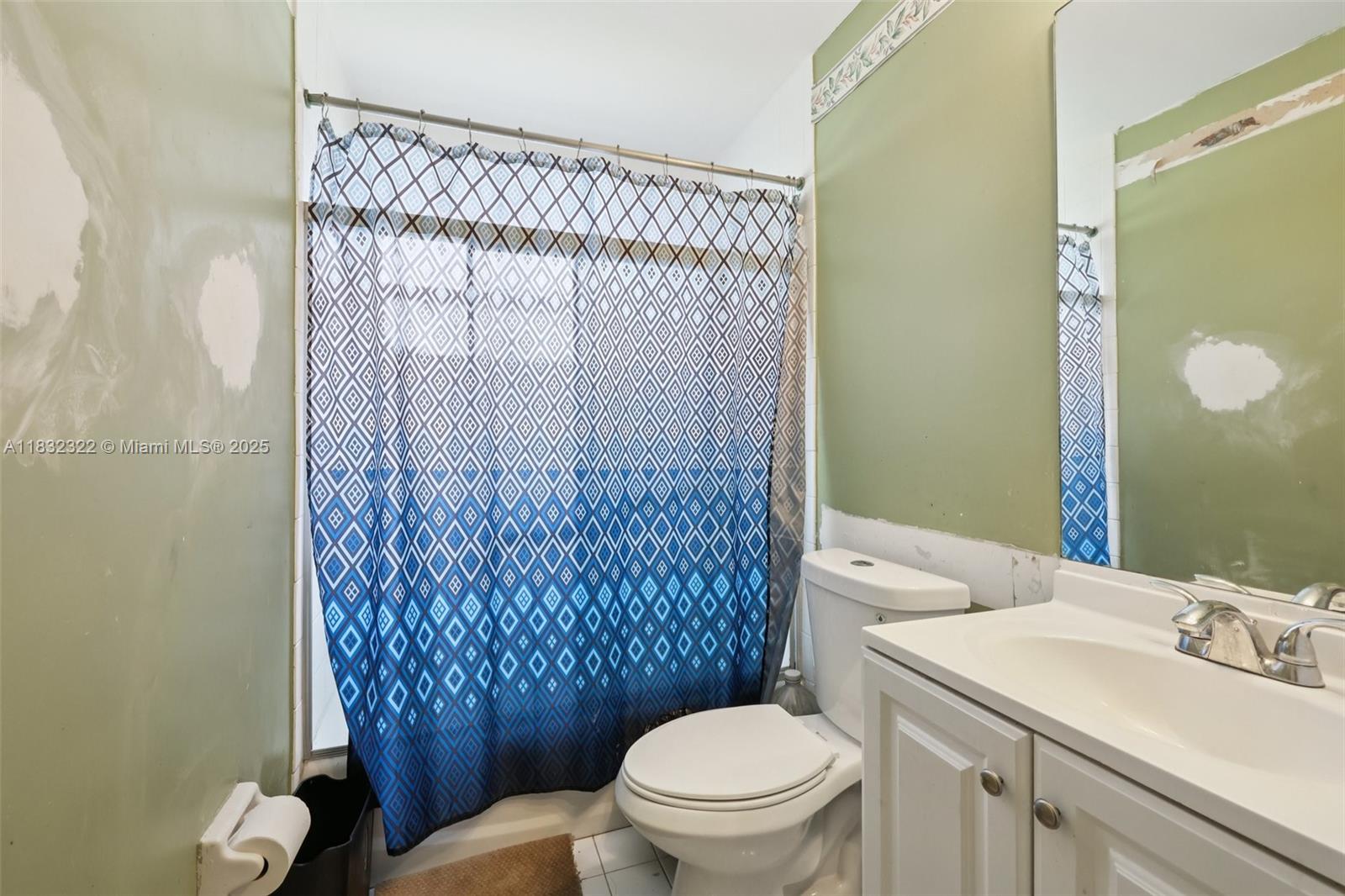 LESLIE LAKE NORTH - Residential