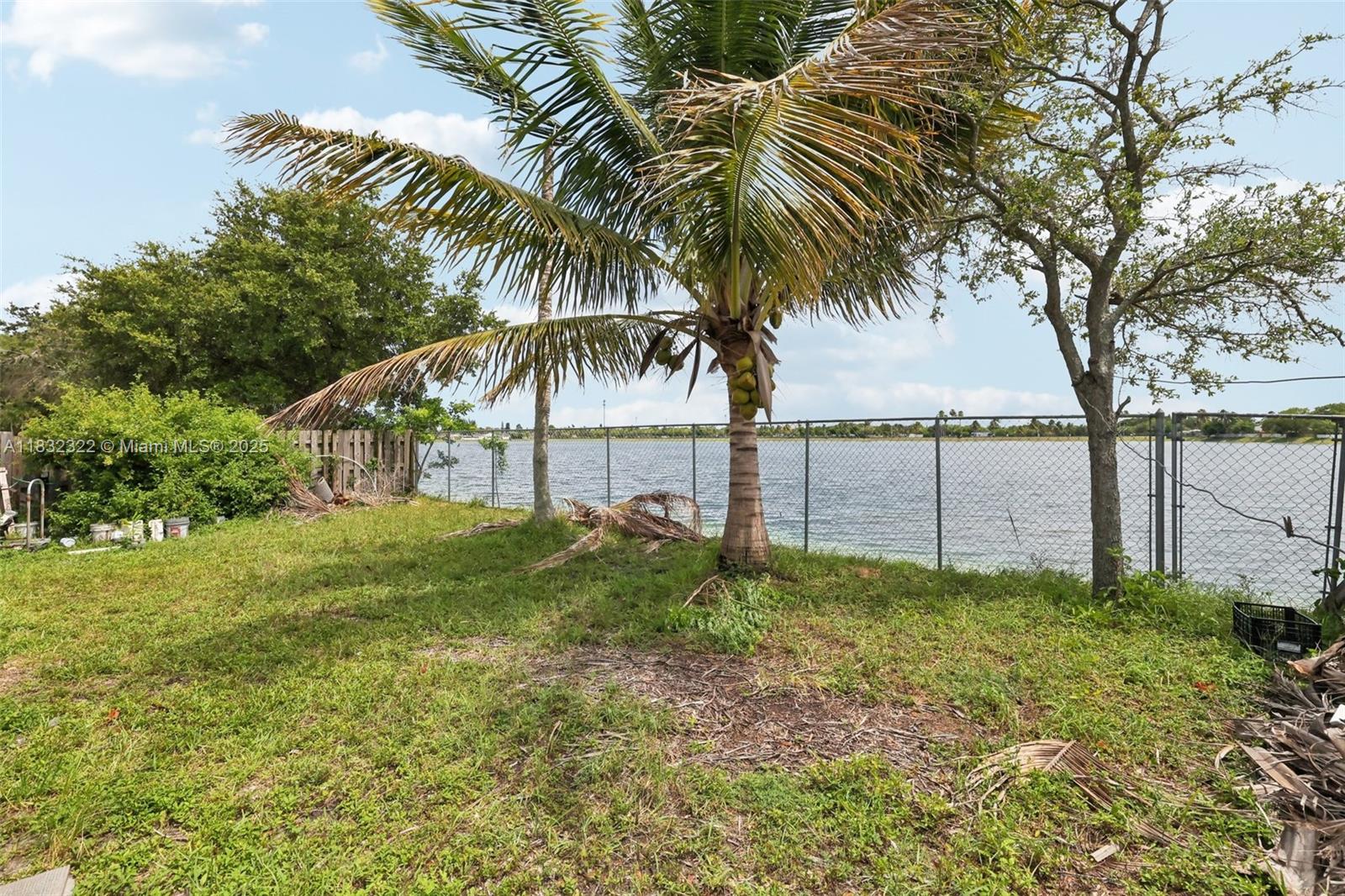 LESLIE LAKE NORTH - Residential