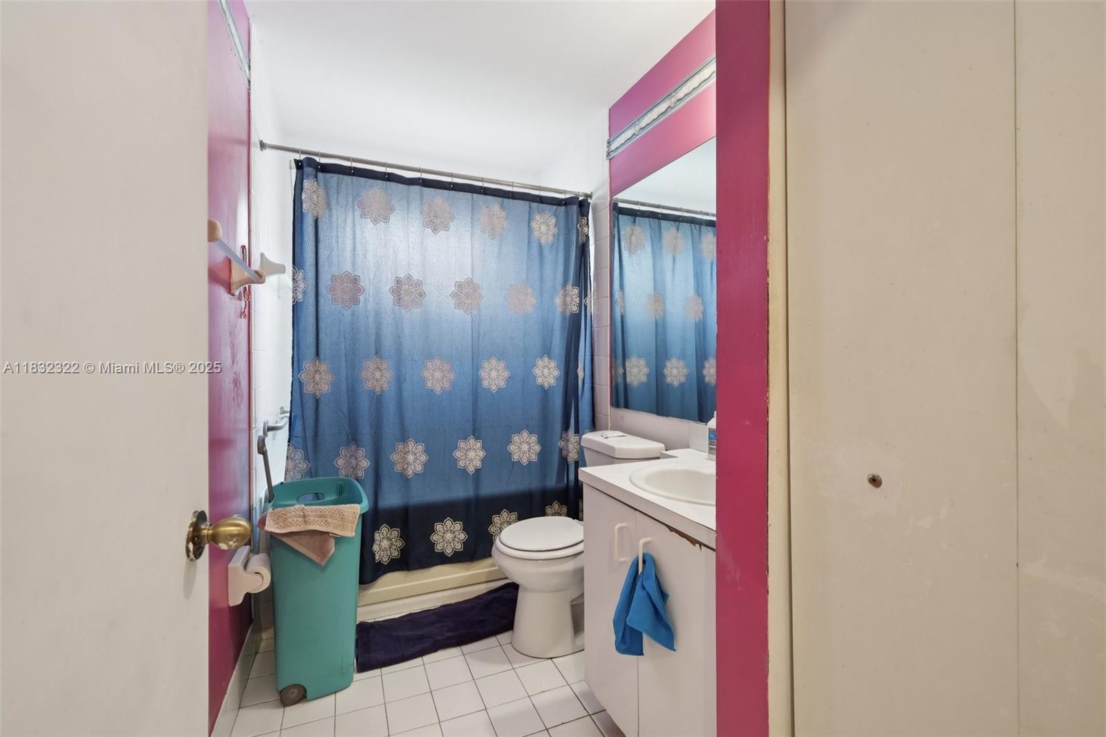 LESLIE LAKE NORTH - Residential