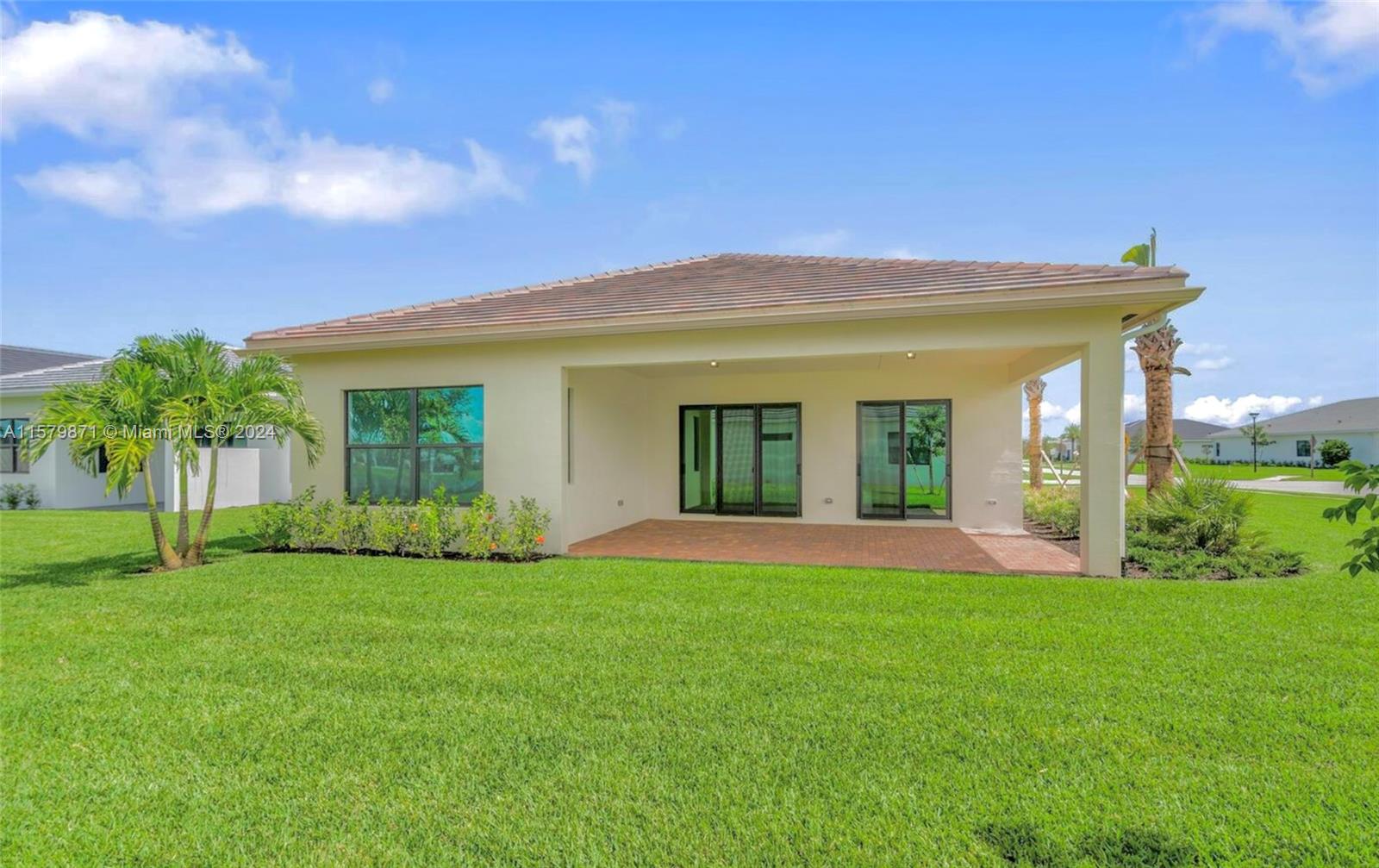 Property for Sale at 15774 Cresswind Pl Pl, Loxahatchee, Palm Beach County, Florida - Bedrooms: 3 
Bathrooms: 3  - $690,000
