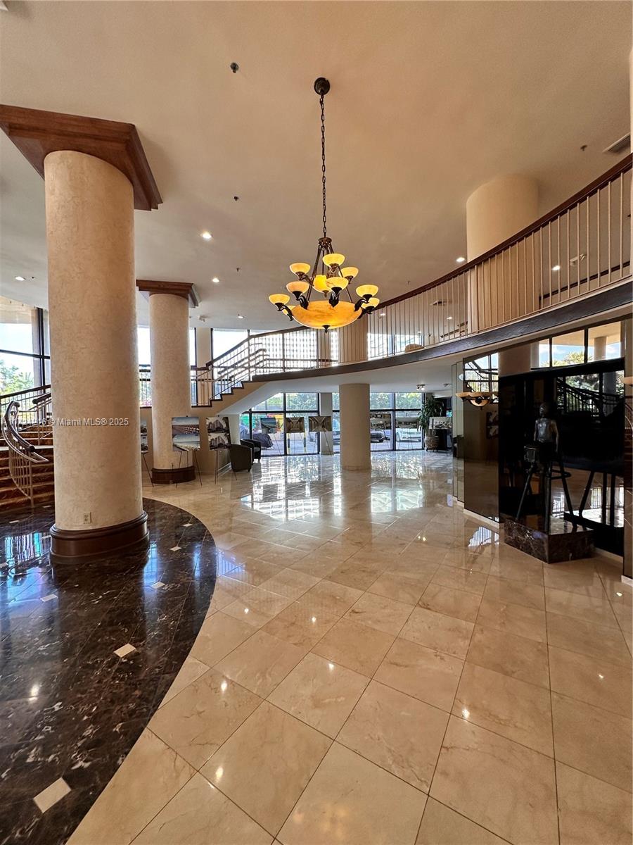 10185 Collins Ave 1123