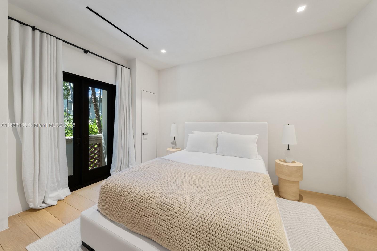 LA GORCE GOLF SUB - Residential