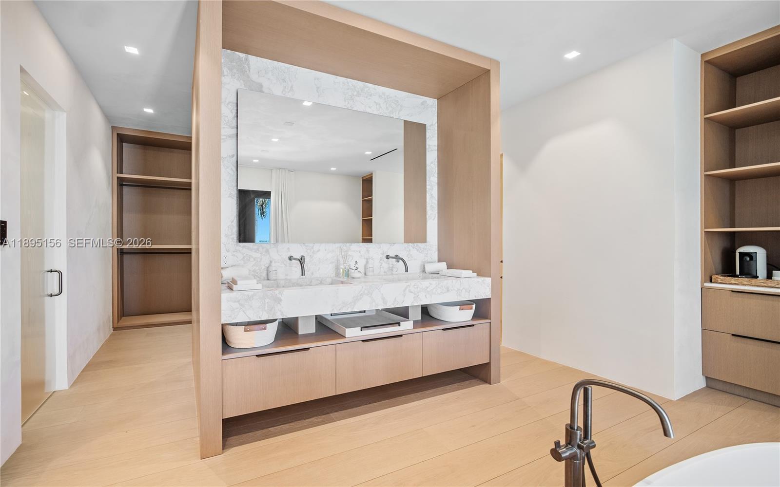 LA GORCE GOLF SUB - Residential