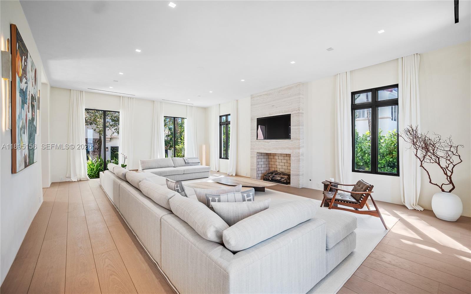 LA GORCE GOLF SUB - Residential