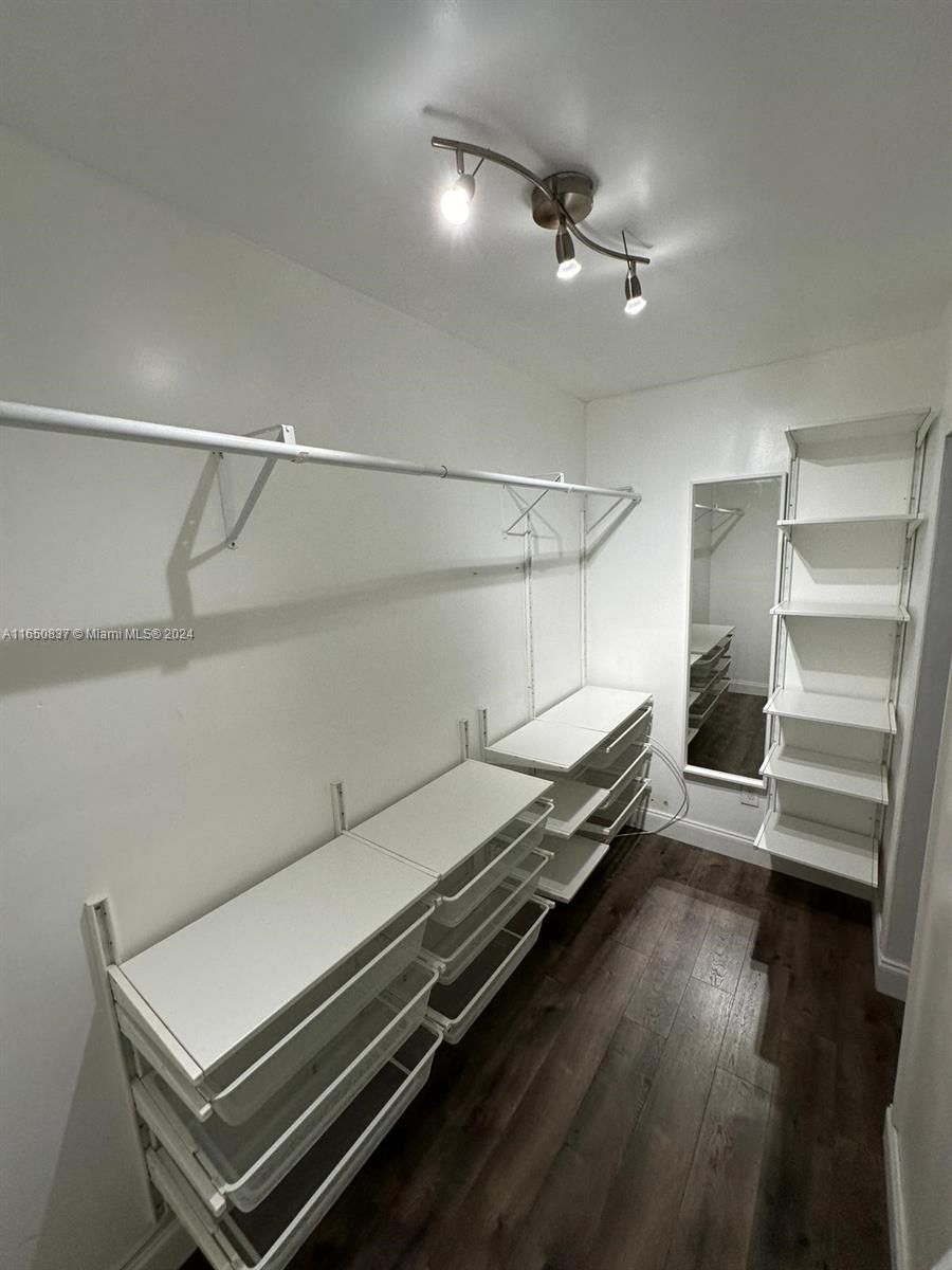 BELLCAMP MANOR - Residential Lease