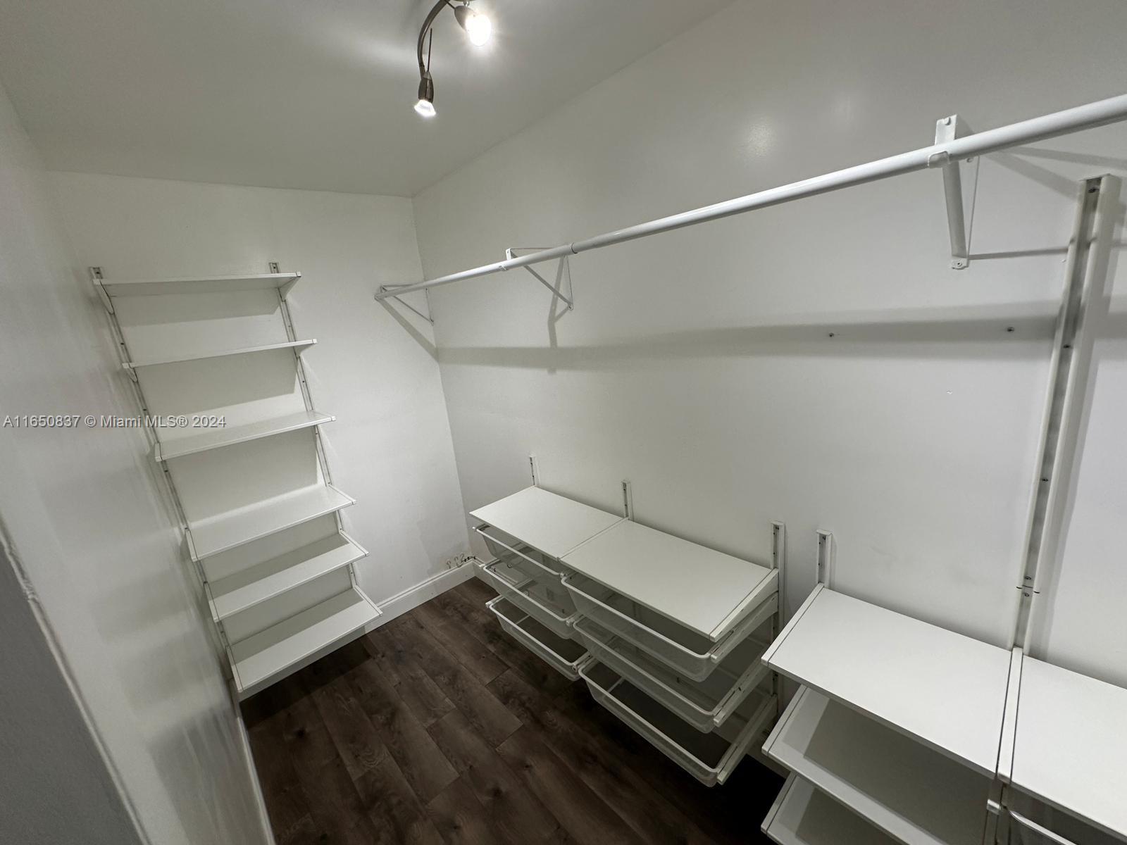 BELLCAMP MANOR - Residential Lease