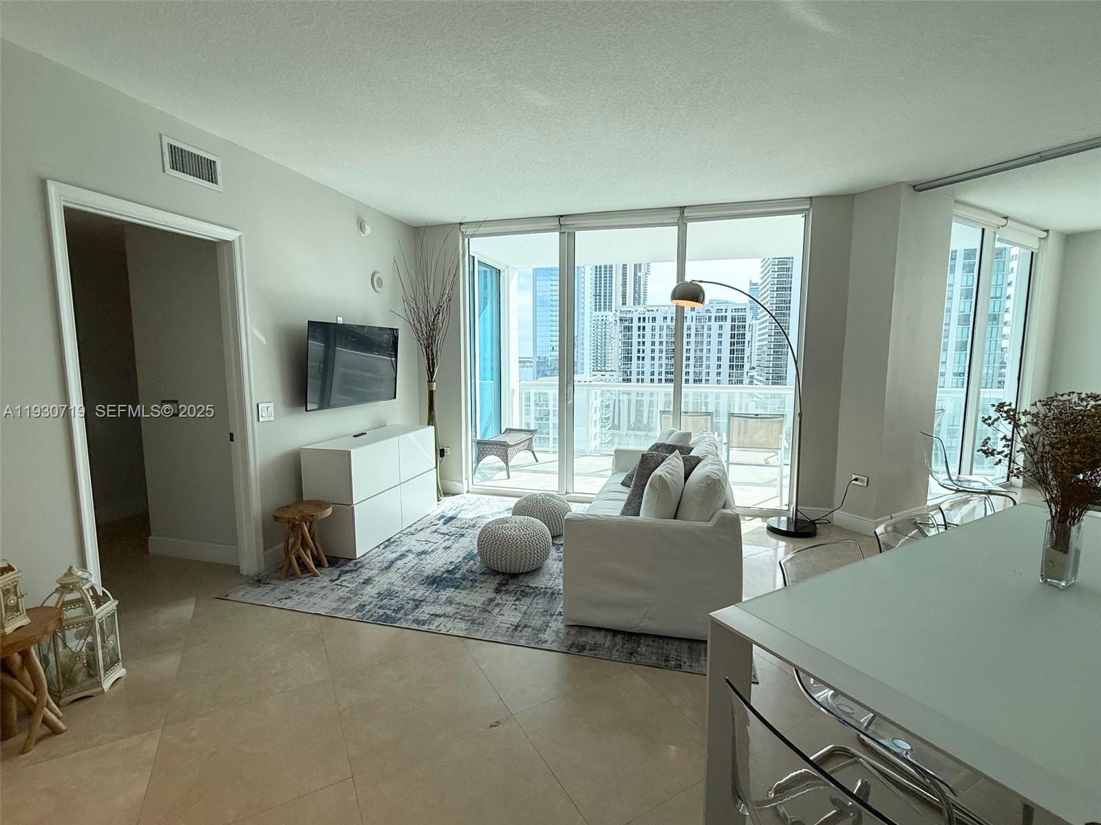 PLATINUM CONDO - Residential Lease