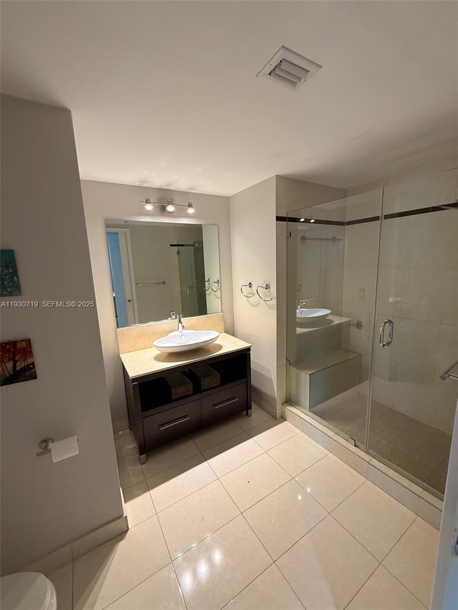 PLATINUM CONDO - Residential Lease