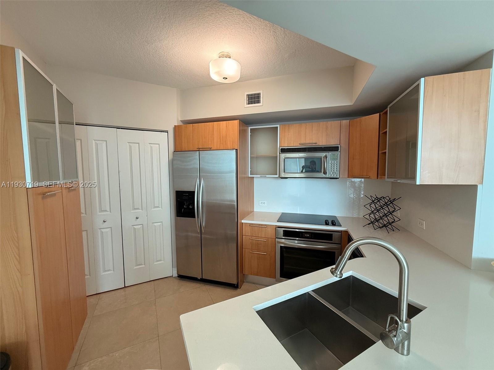 PLATINUM CONDO - Residential Lease