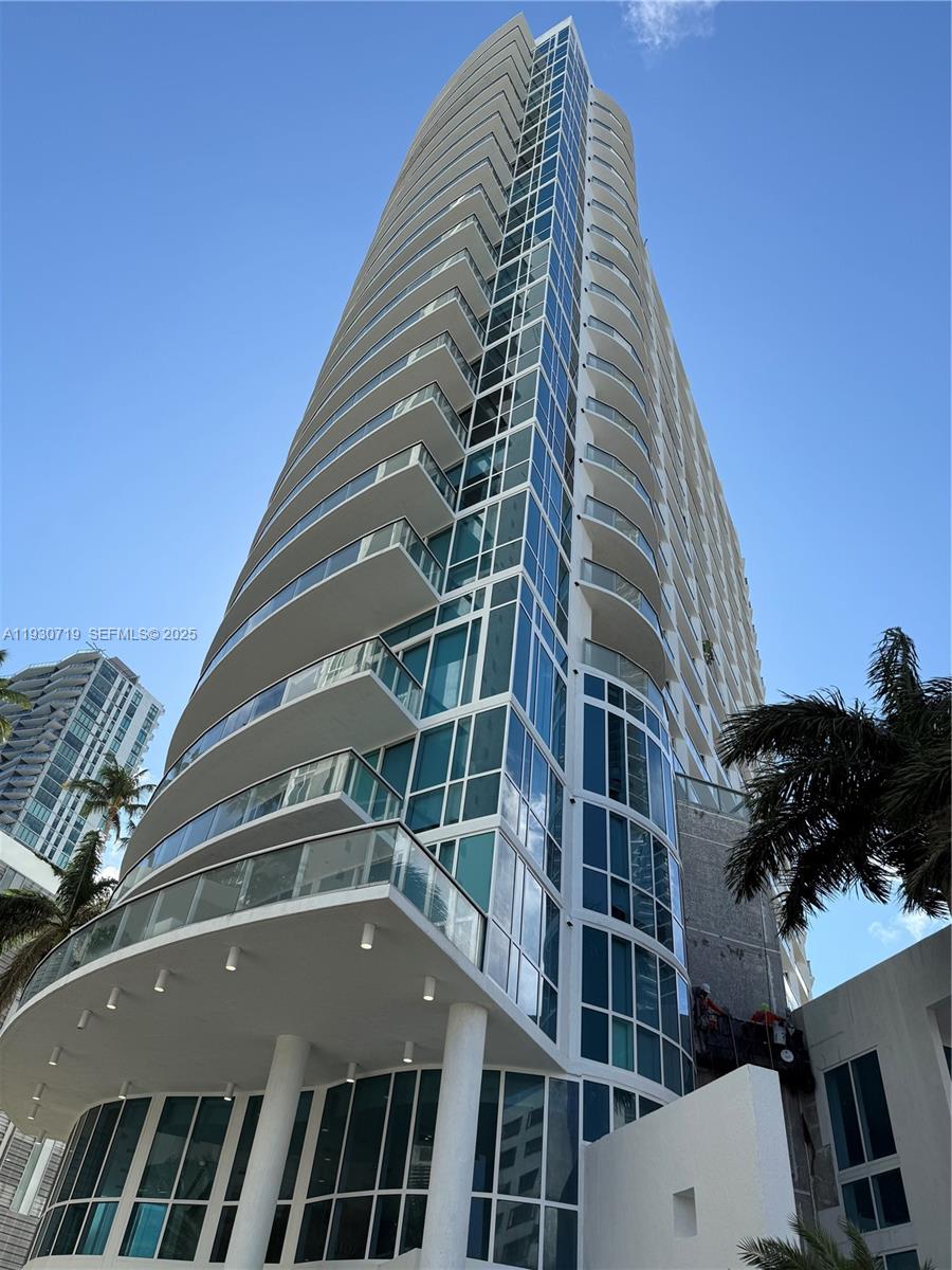 PLATINUM CONDO - Residential Lease
