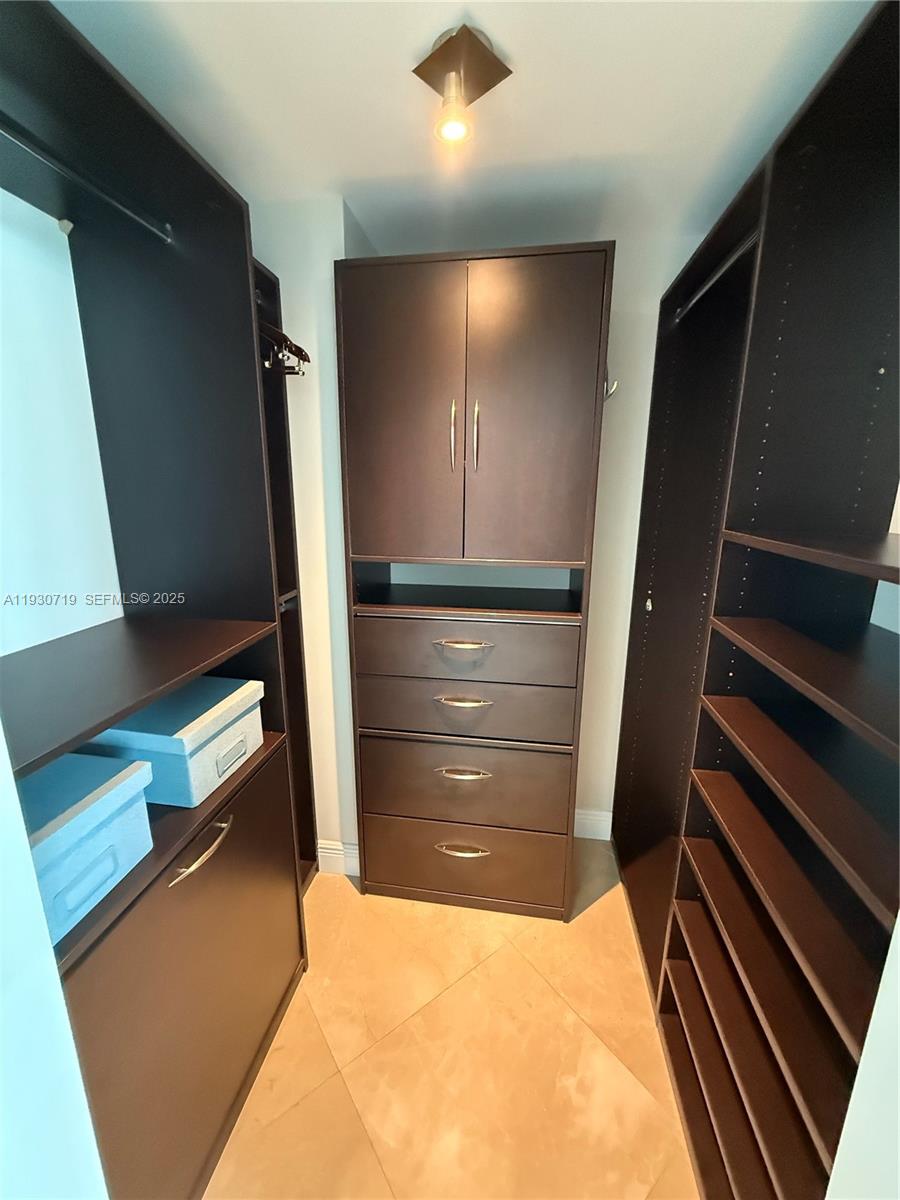 PLATINUM CONDO - Residential Lease