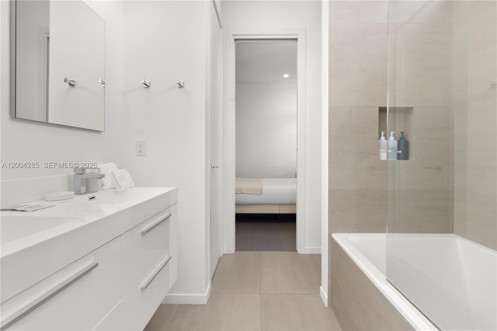 MIDDLE RIVER MANOR ADD - Residential Lease