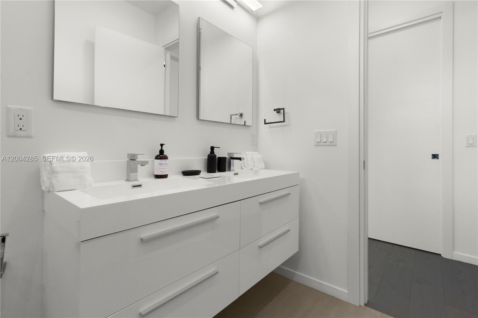 MIDDLE RIVER MANOR ADD - Residential Lease