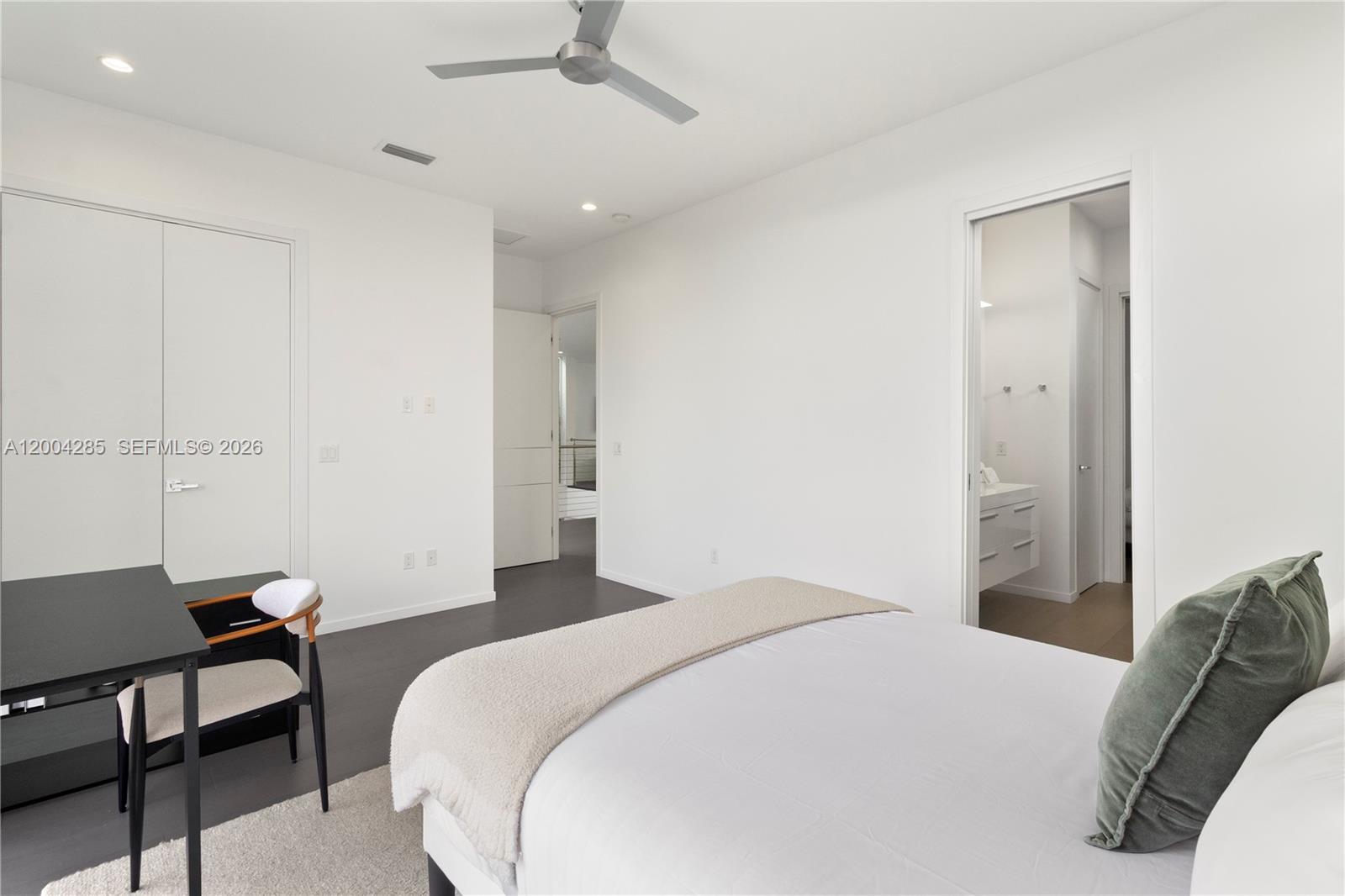 MIDDLE RIVER MANOR ADD - Residential Lease