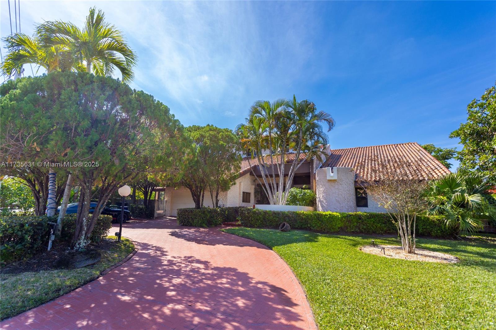 DIPLOMAT GOLF ESTATES - Residential