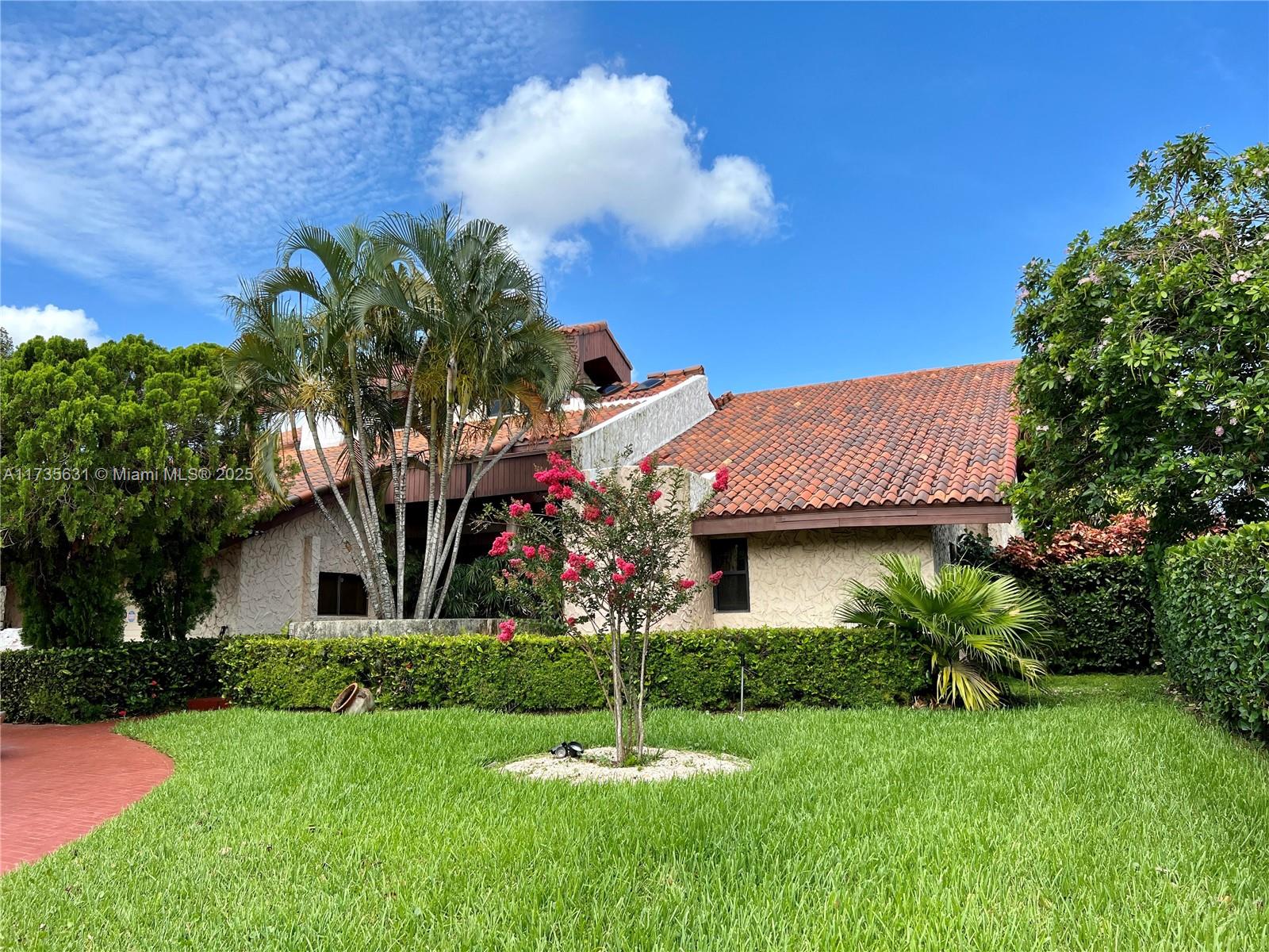 DIPLOMAT GOLF ESTATES - Residential