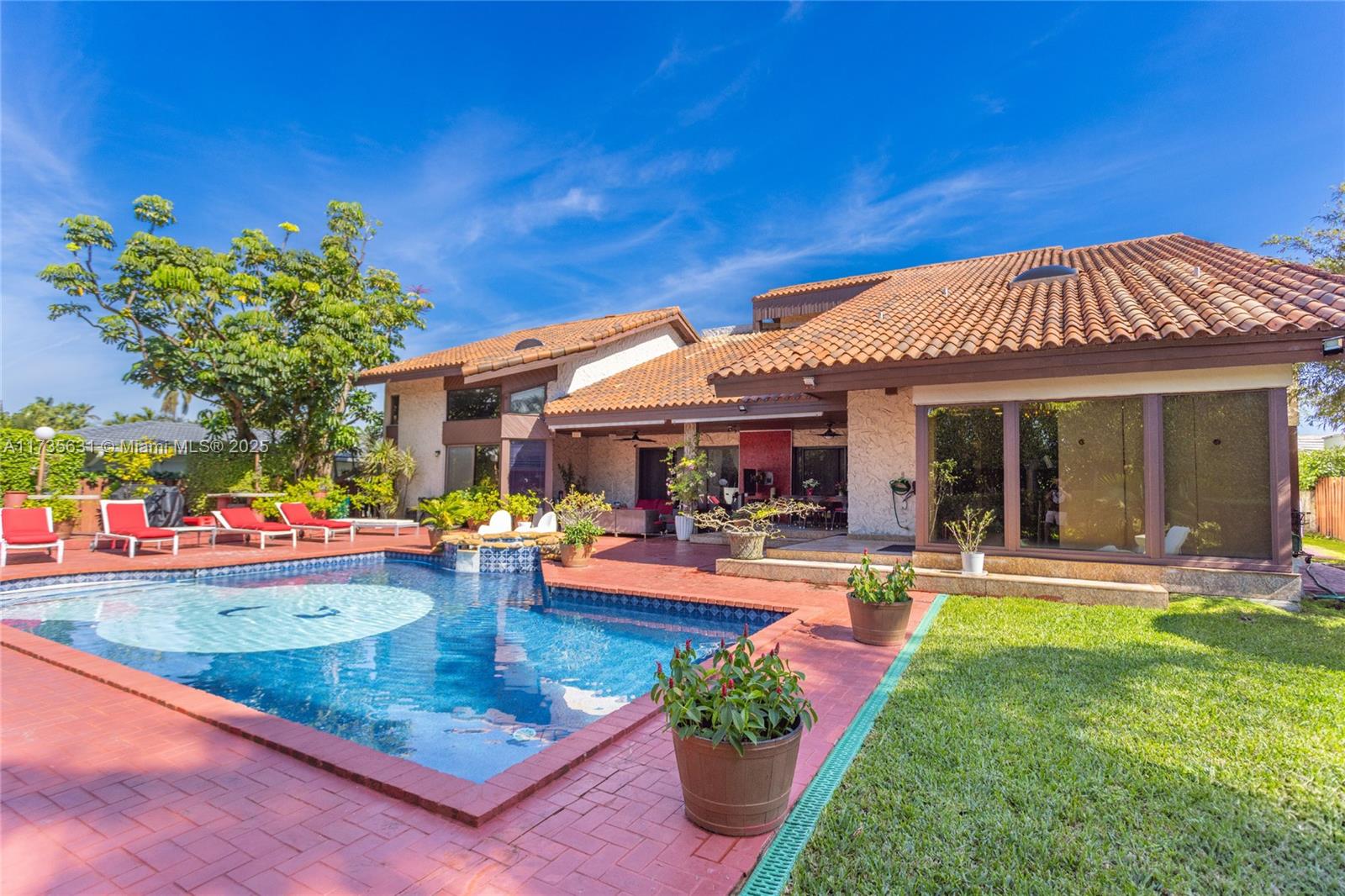 DIPLOMAT GOLF ESTATES - Residential