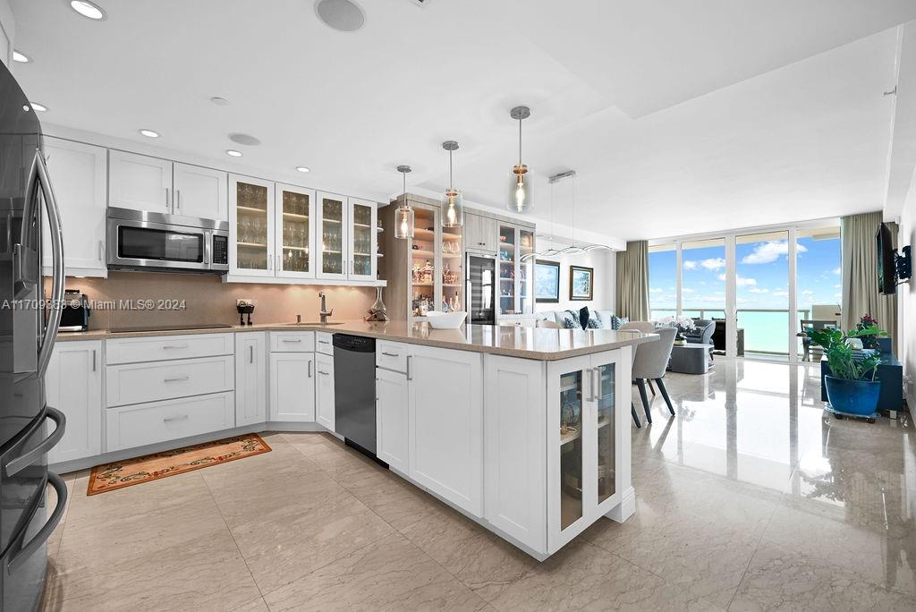 Property for Sale at 5601 Collins Ave 903, Miami Beach, Miami-Dade County, Florida - Bedrooms: 1 
Bathrooms: 2  - $825,000