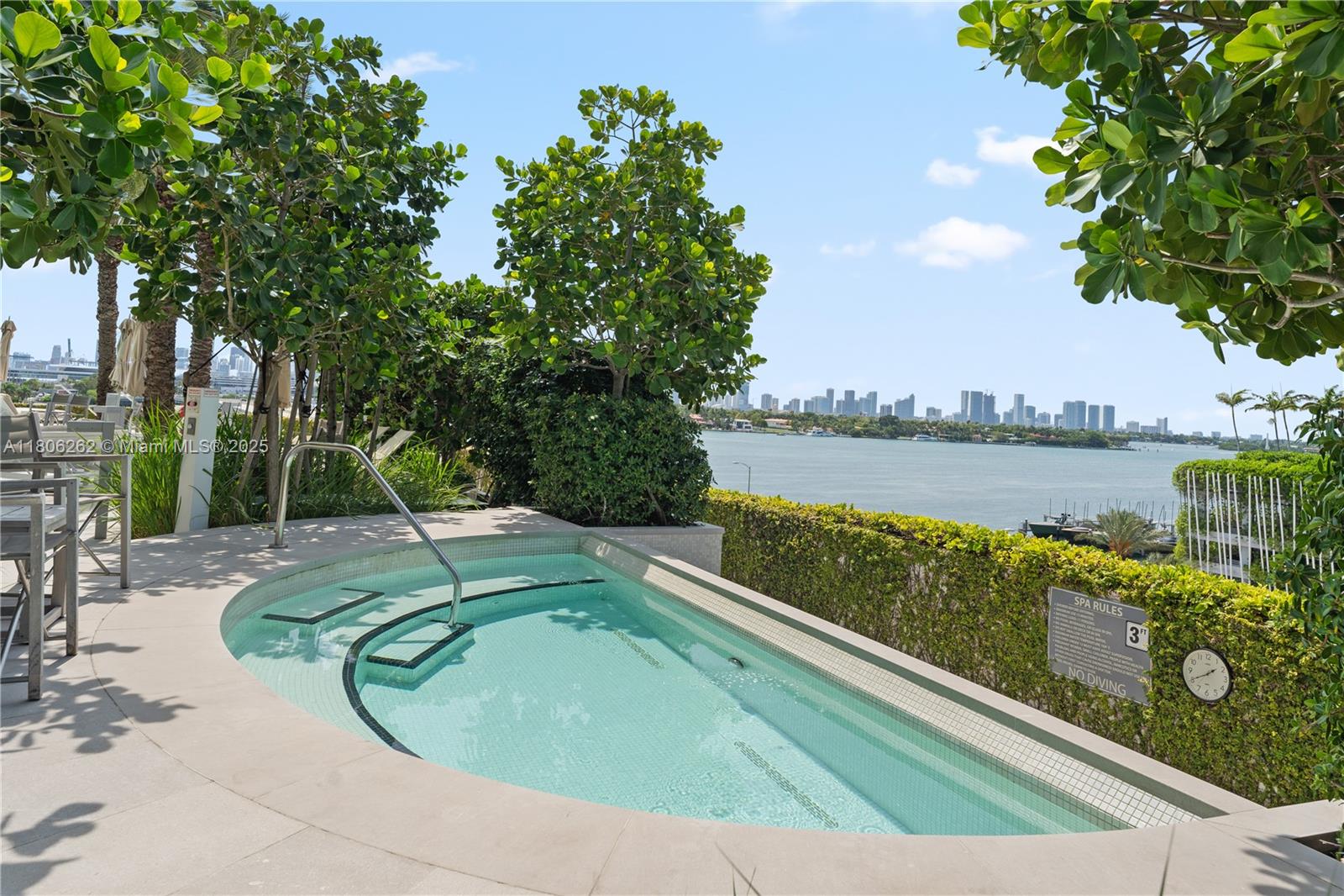 ICON CONDO - Residential