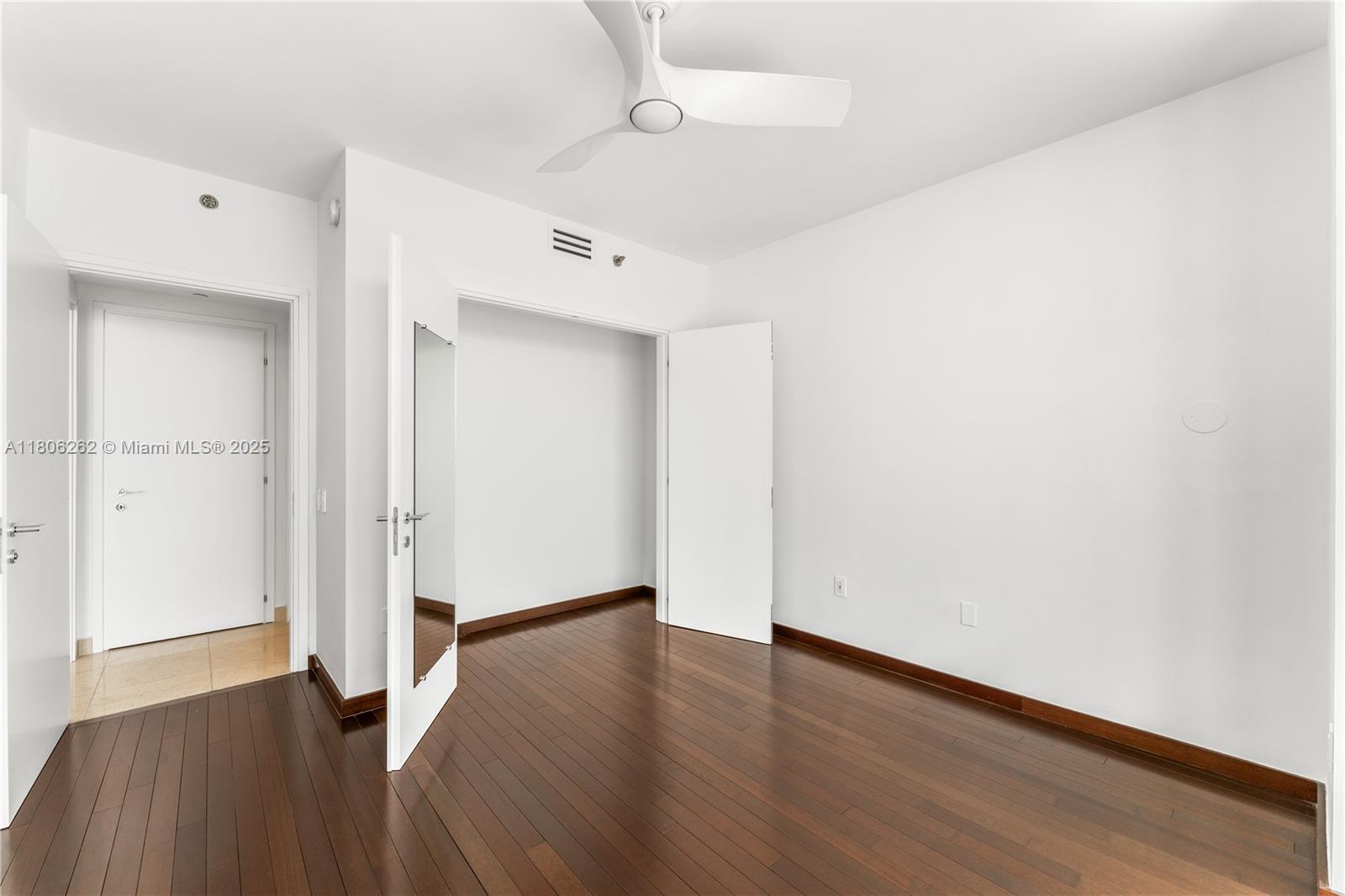 ICON CONDO - Residential