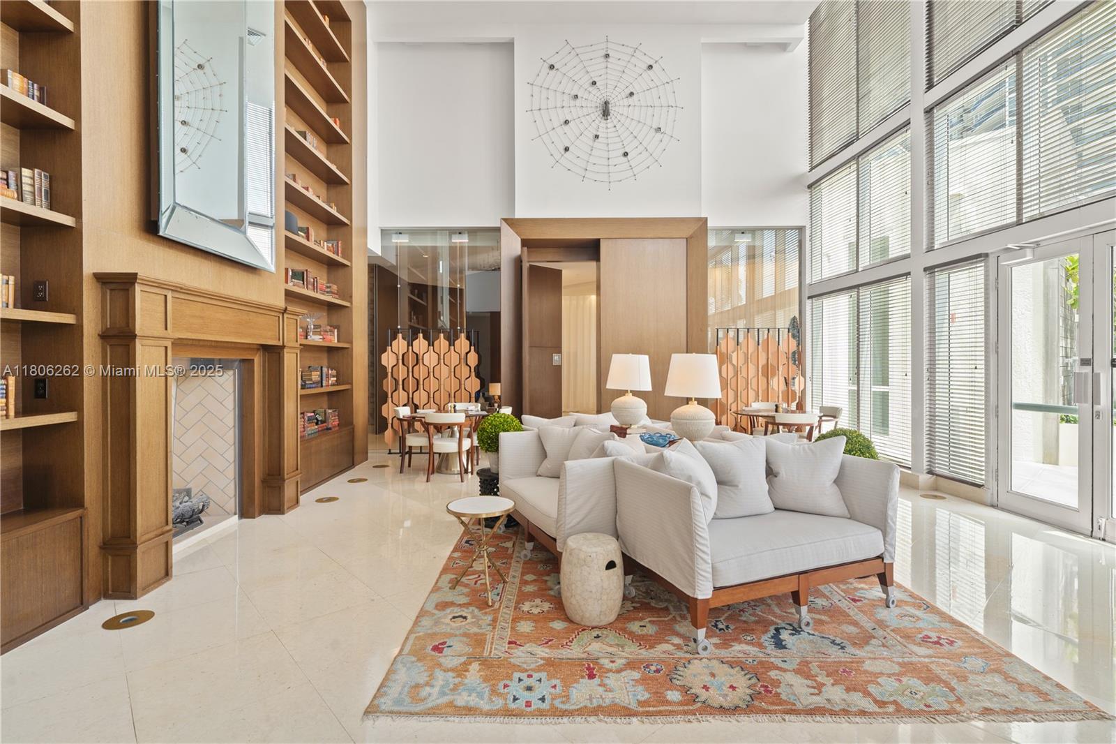 ICON CONDO - Residential