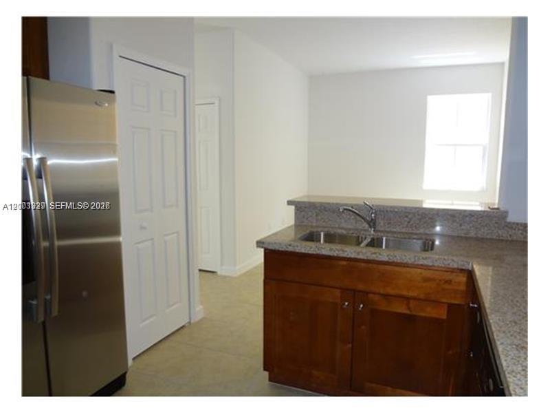 FONTAINBLEAU LAKES COURTY - Residential