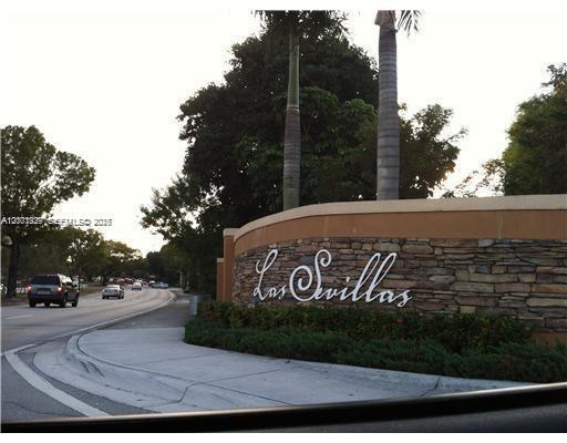 FONTAINBLEAU LAKES COURTY - Residential