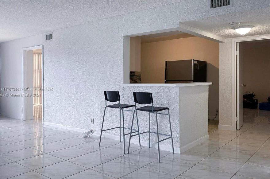 Floor to ceiling windows in this spacious 2/2 situated on the Intracoastal. Open kitchen. Walk-in closet. 40 year certification complete. Association with reserves. Wii-fi and hot water included in maintenance. Building has 24/7 attended lobby security, social activities, heated swimming pool, state-of-the-art gym, sauna, tennis, BBQ area, billiard, table tennis, bicycle storage and full-time management. Less than 2 miles to the beach, close to Hollywood Boardwalk, Aventura Mall, shopping, casinos, restaurants, race tracks, Brightline, marinas, golf course and Ft. Lauderdale Airport.
