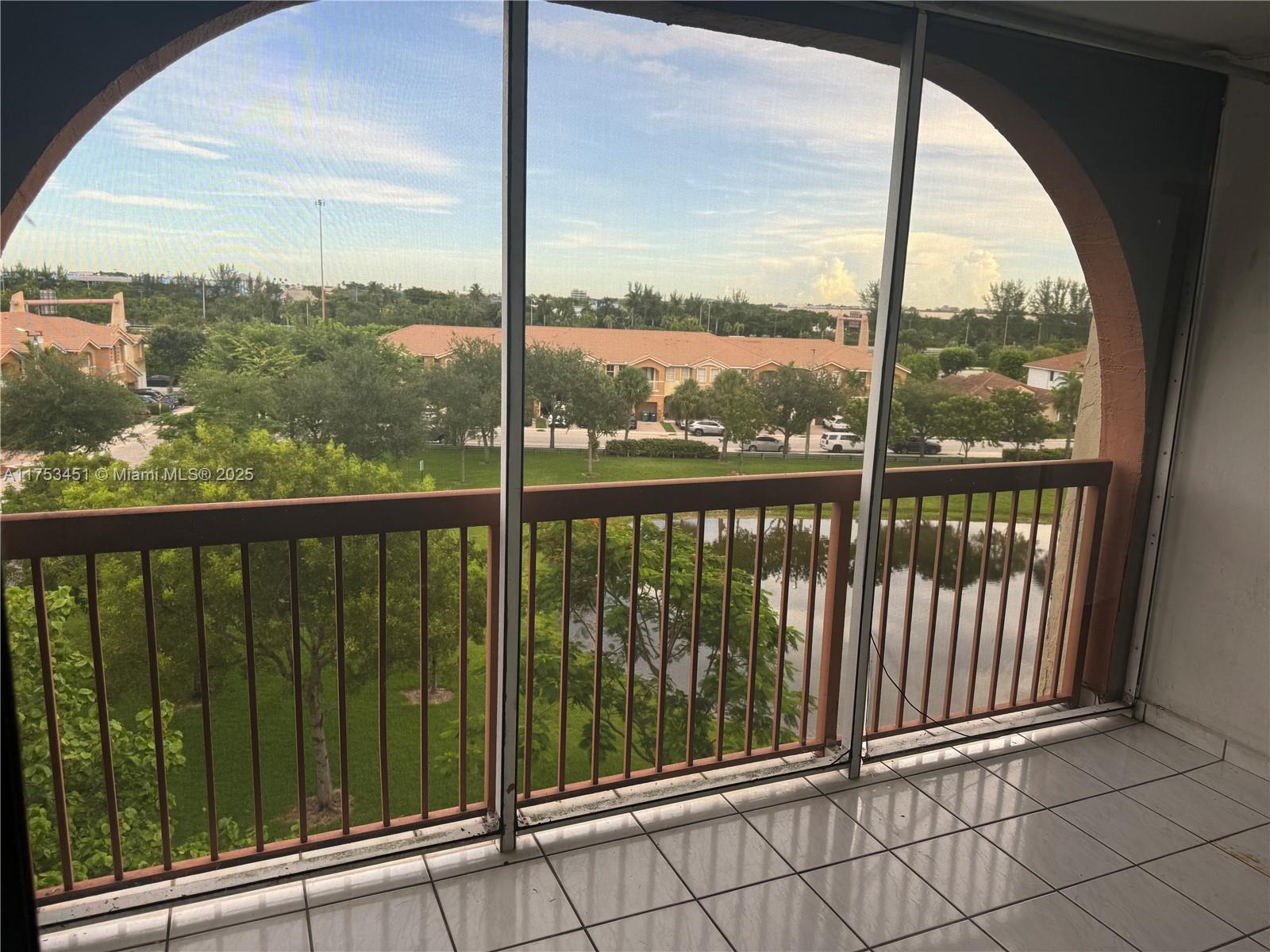 10255 NW 9th St Cir 503-7