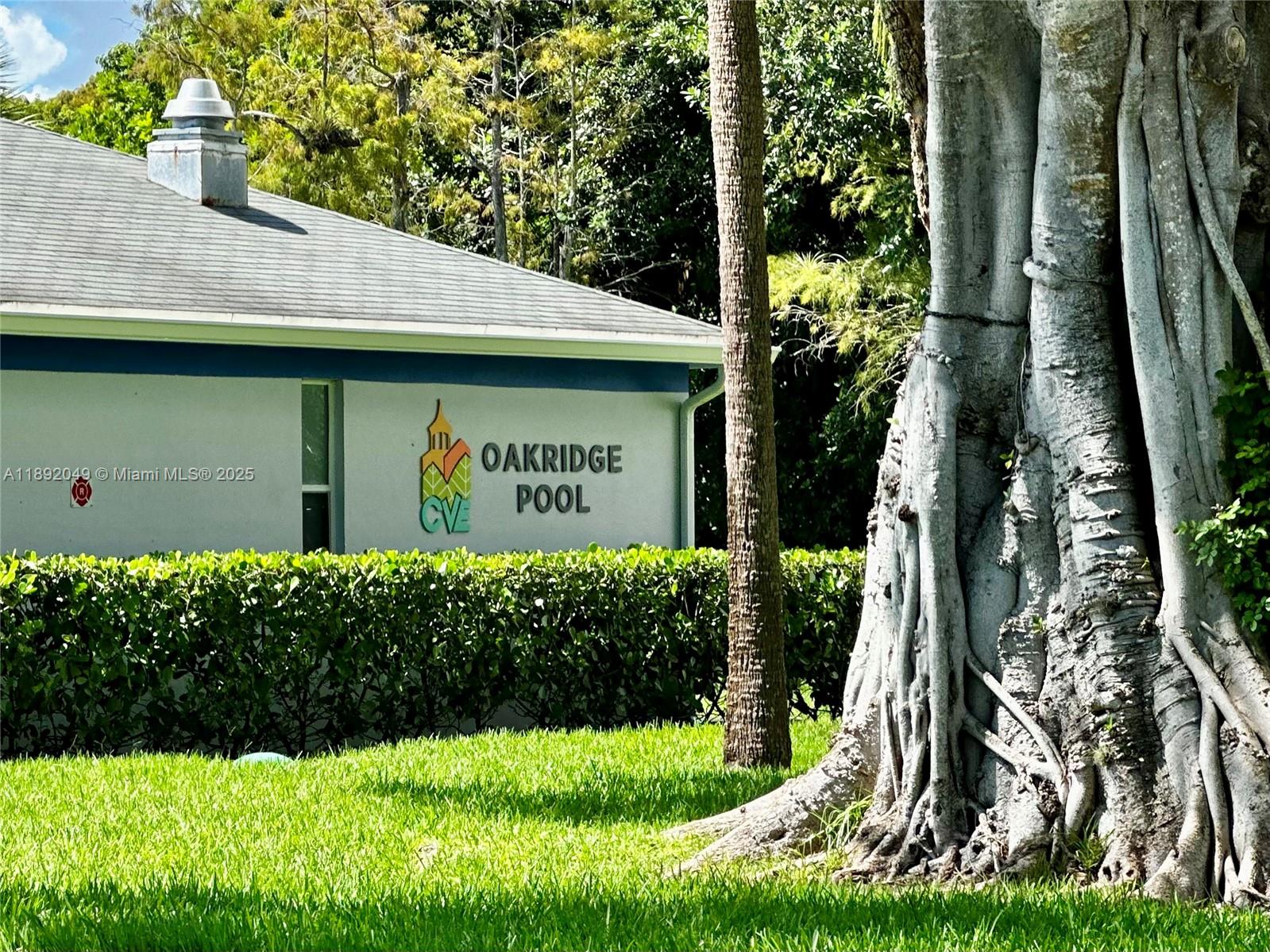 OAKRIDGE N CONDO - Residential
