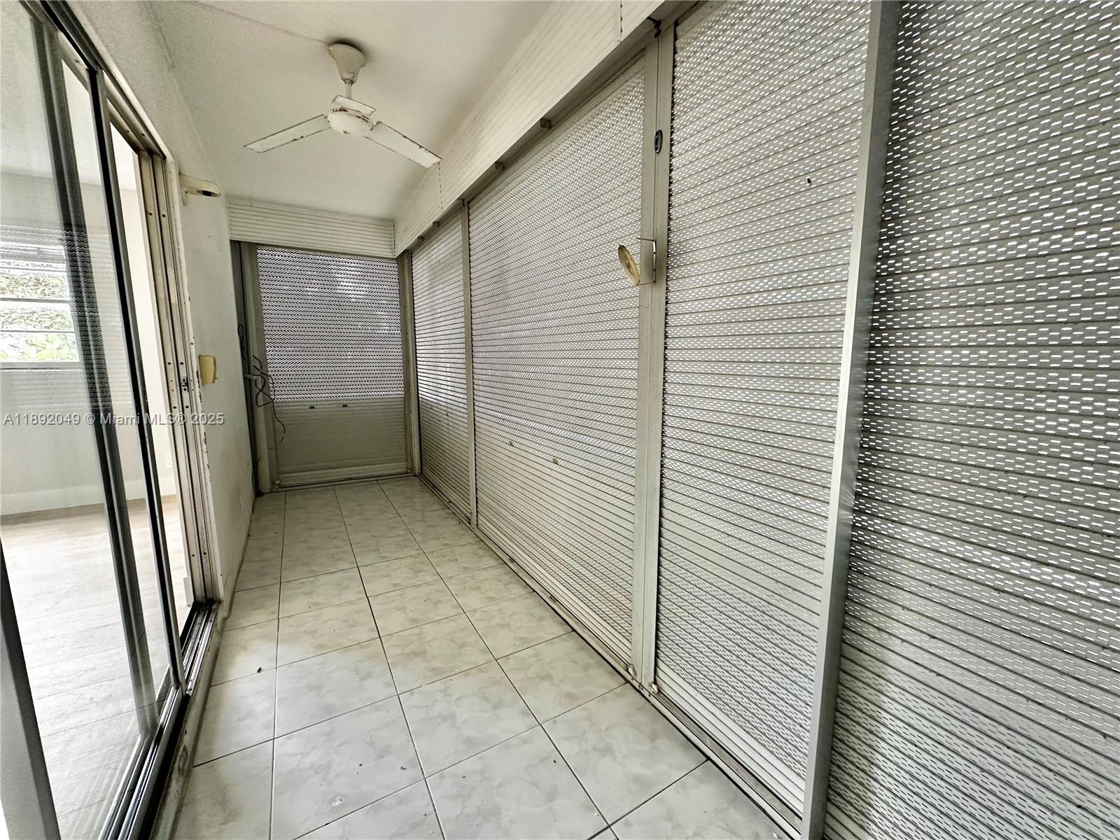 OAKRIDGE N CONDO - Residential