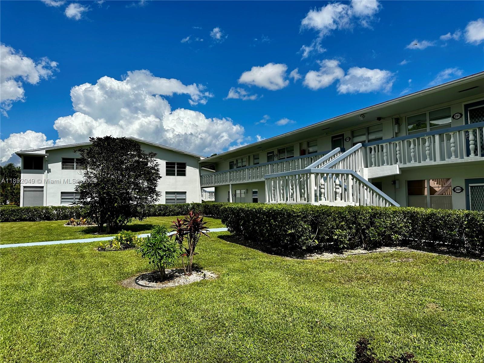 OAKRIDGE N CONDO - Residential