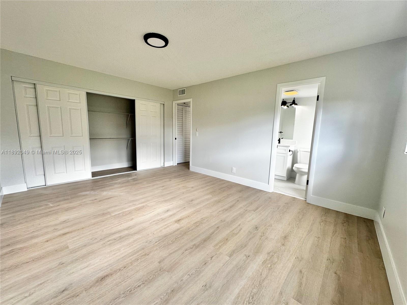 OAKRIDGE N CONDO - Residential