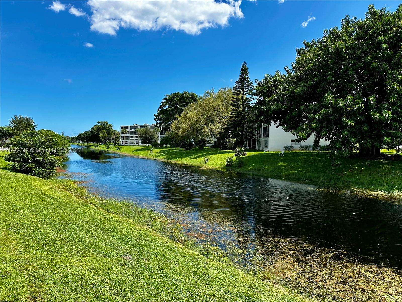 OAKRIDGE N CONDO - Residential