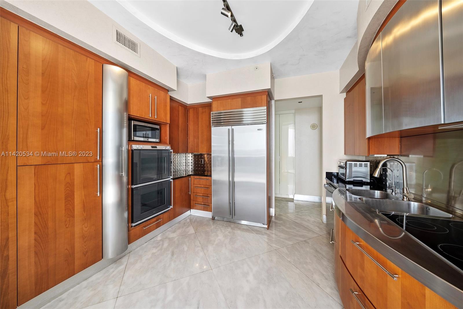 TRUMP PALACE CONDO - Residential