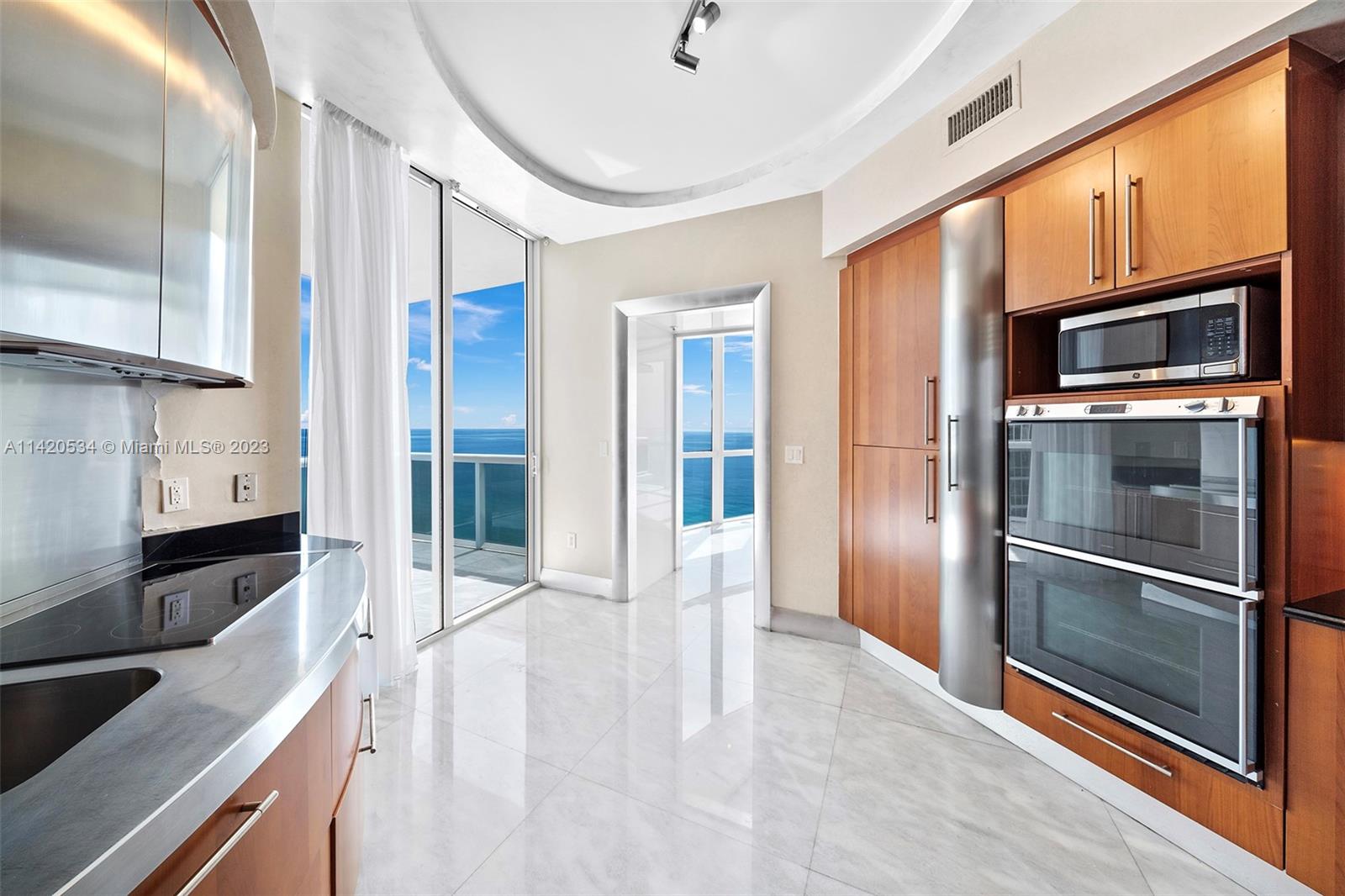 TRUMP PALACE CONDO - Residential