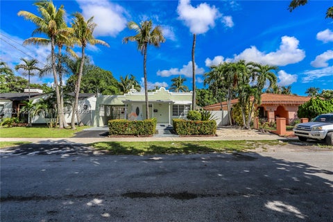 Photo of 3085 NW 3rd St, Miami, FL 33125 (MLS # A12103507)