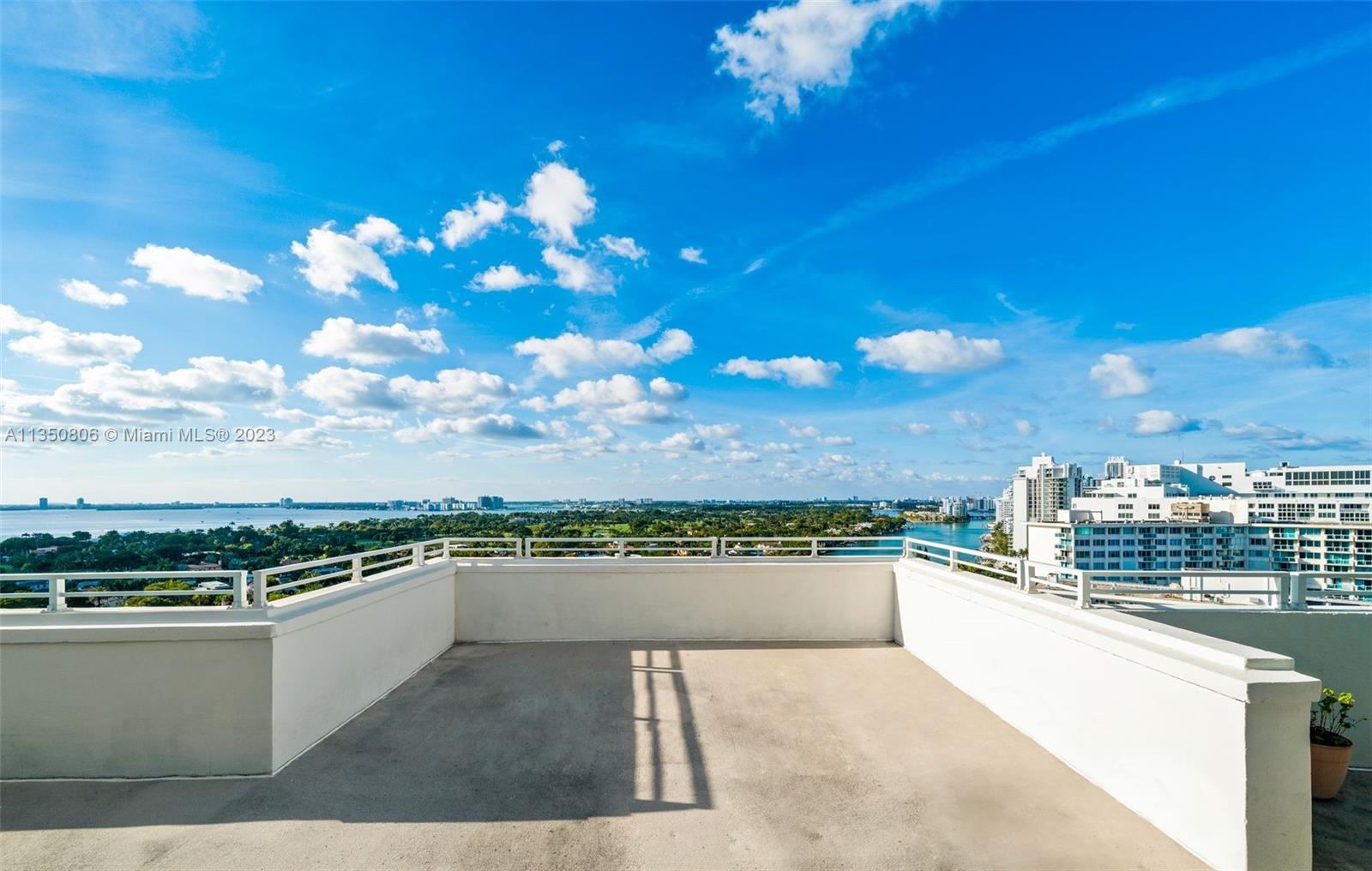 IMPERIAL HOUSE CONDO - Residential