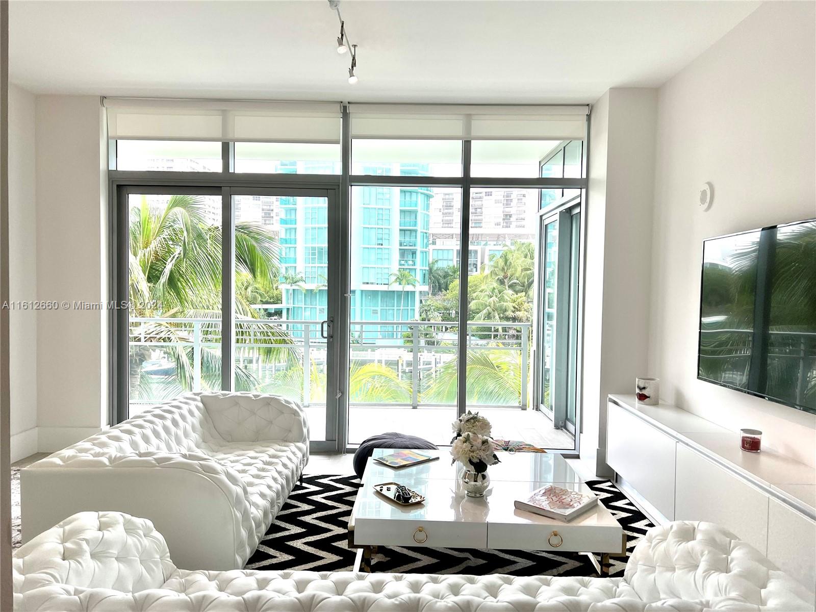 6101 Aqua Ave 303