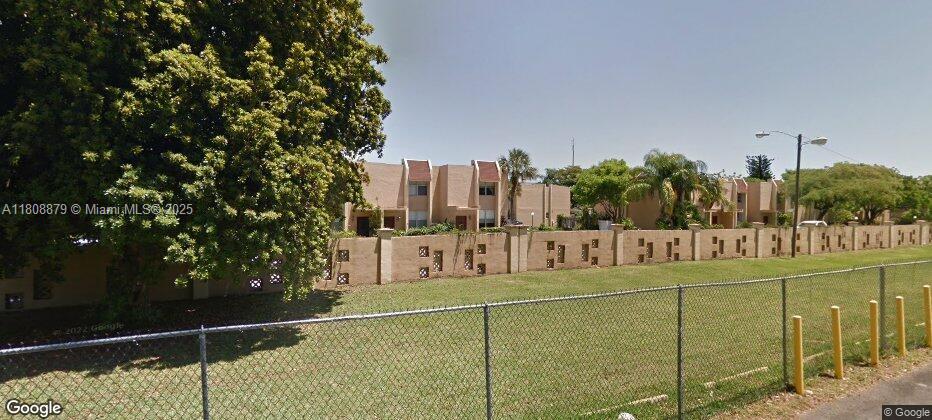 Property for Sale at 14214 Ne 2nd Ct 4B, Miami, Broward County, Florida - Bedrooms: 2 
Bathrooms: 2  - $120,000