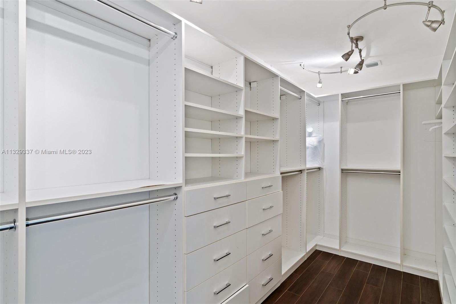 EARLETON SHORES - Residential Lease