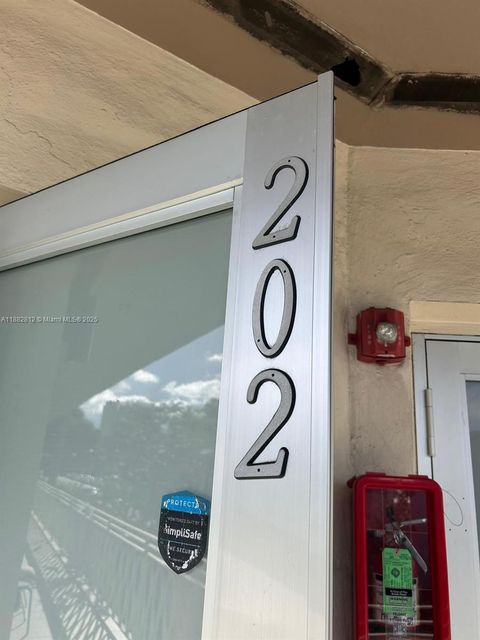 1601 Meridian Ave 202 Miami Beach FL 33139