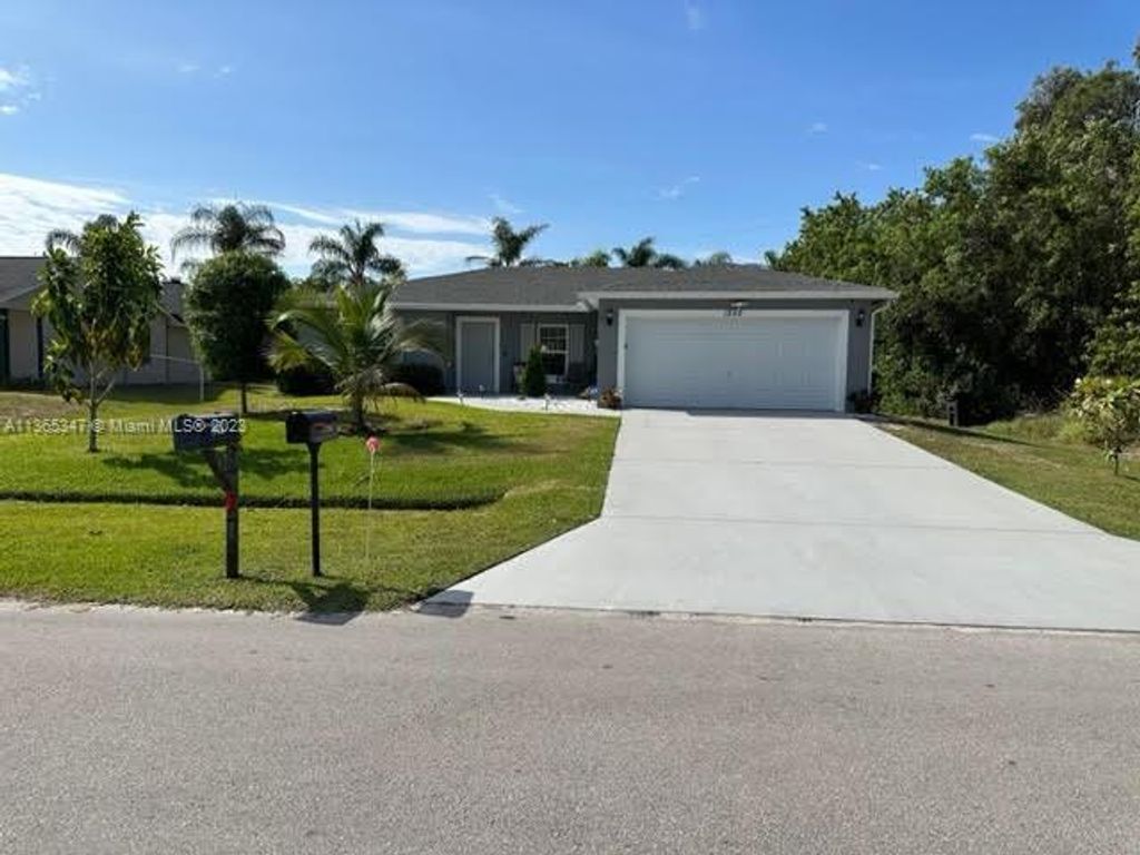 Photo of 1250 SW Albenga Ave, Port Saint Lucie, FL 34953 (MLS # A11365347)
