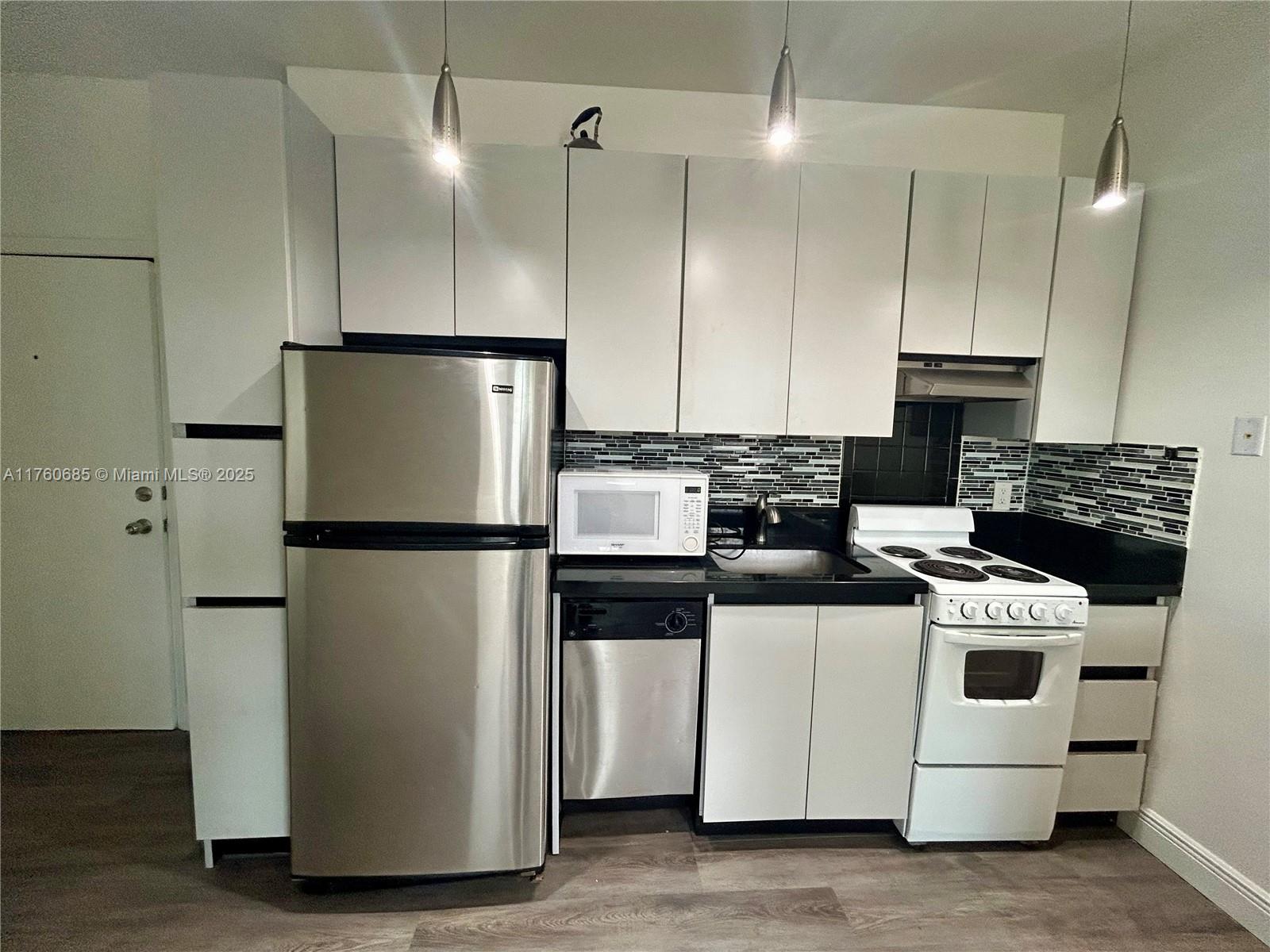 DORANN CONDO - Residential