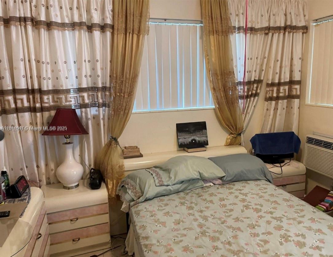 MEYERSON MANOR - Residential Income